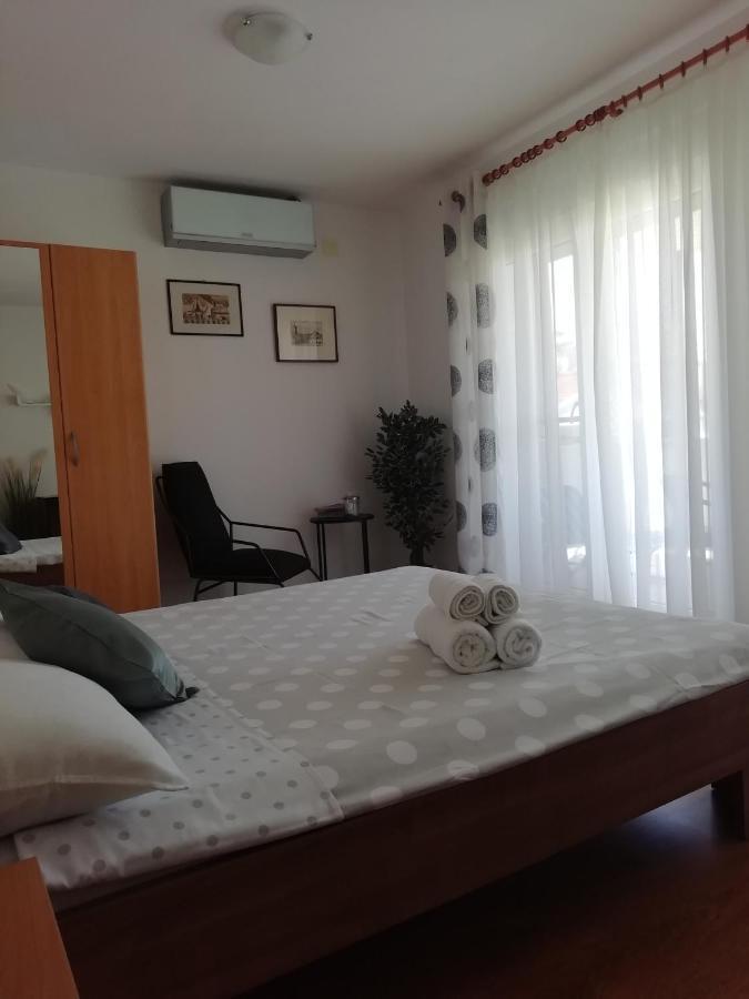 Apartments 4 Me Trogir Exterior photo